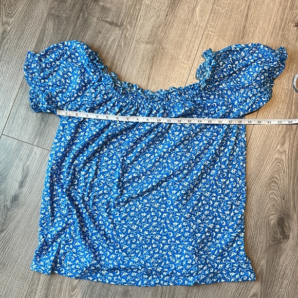 Loft Blue & White Super Soft Flowy Flower Cotton off the Shoulder top. - Picture 3 of 8